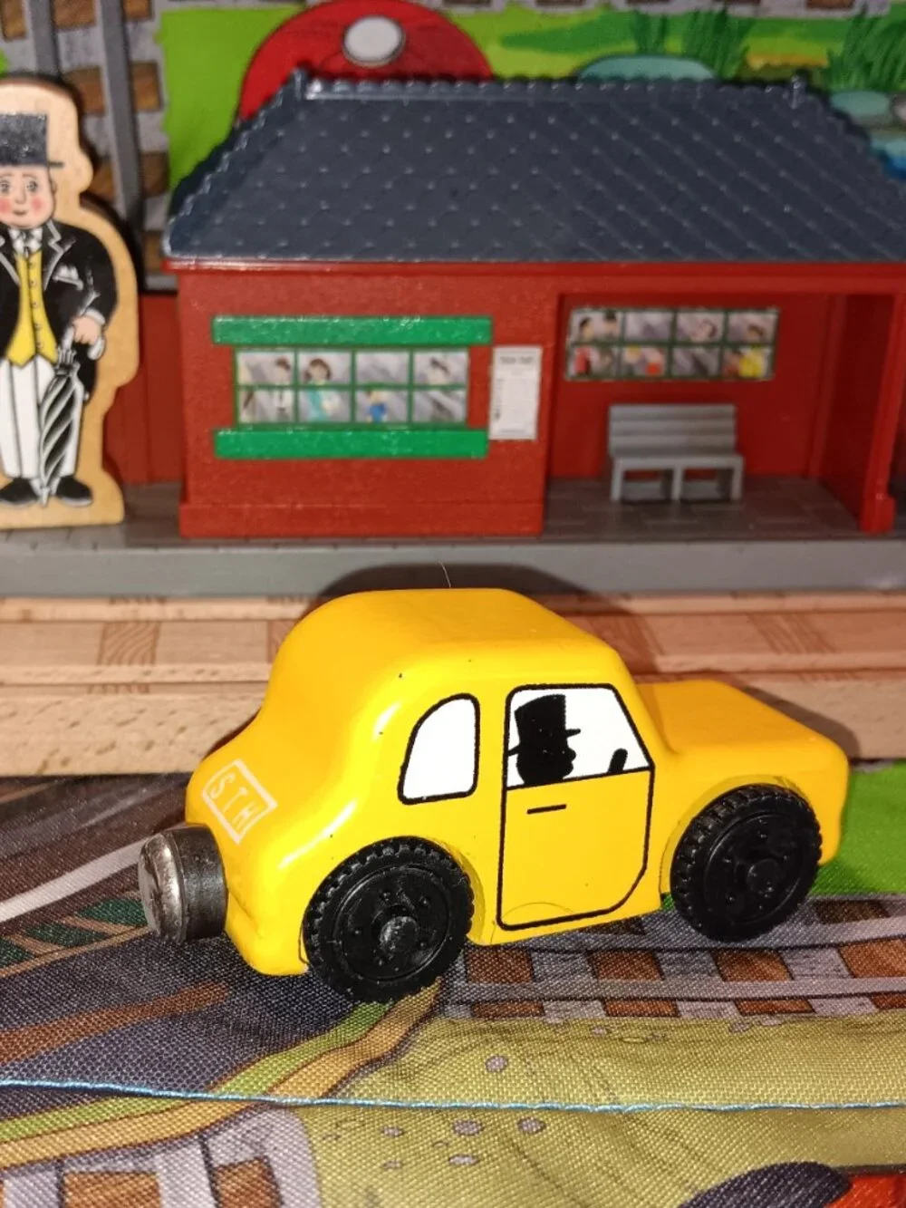 Thomas Wooden Railway Train Track Engine Sir Topham Hatt's Car Silhouette Rare